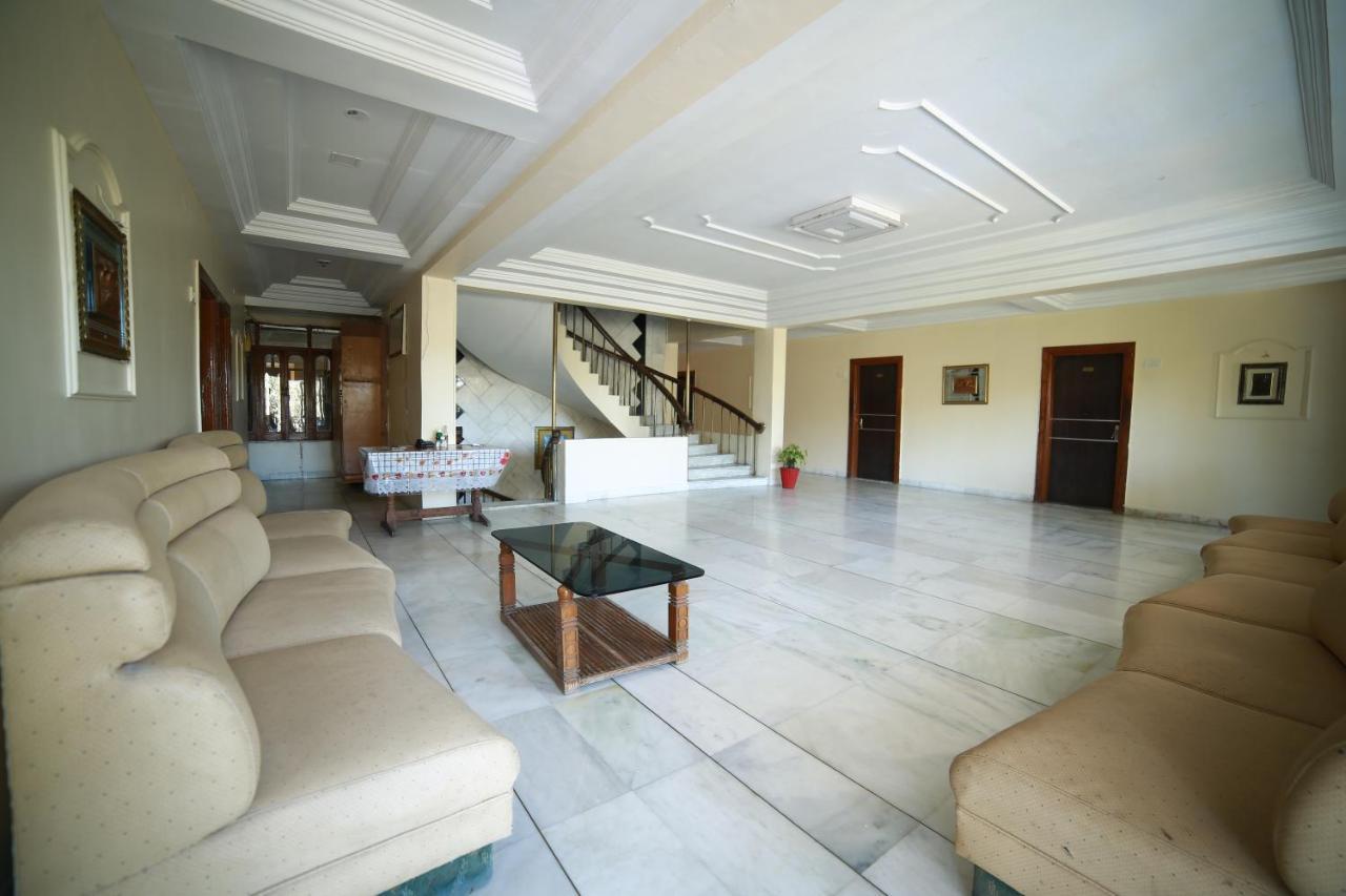 Hotel Sheratone Mount Âbû Extérieur photo