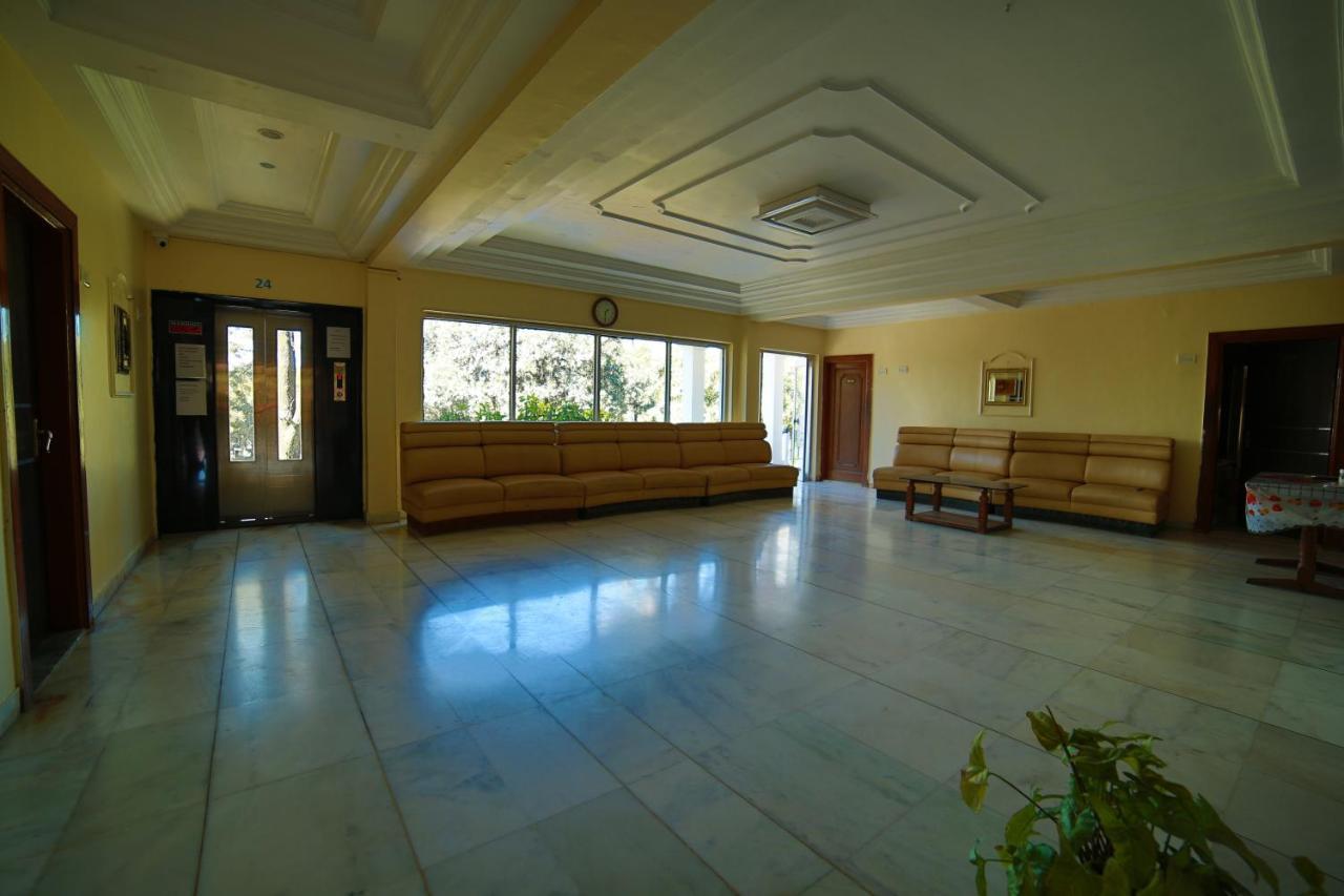 Hotel Sheratone Mount Âbû Extérieur photo