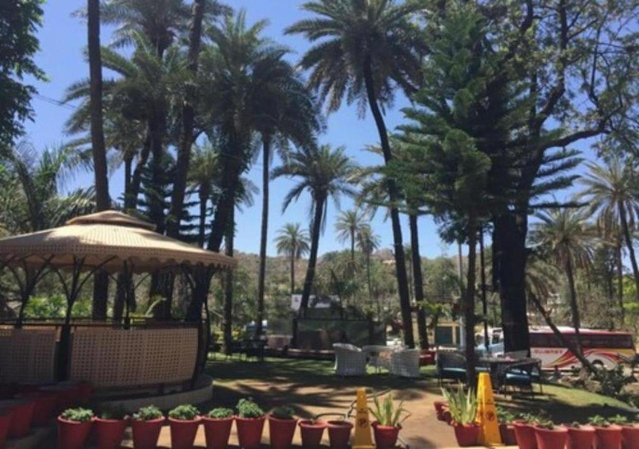 Hotel Sheratone Mount Âbû Extérieur photo