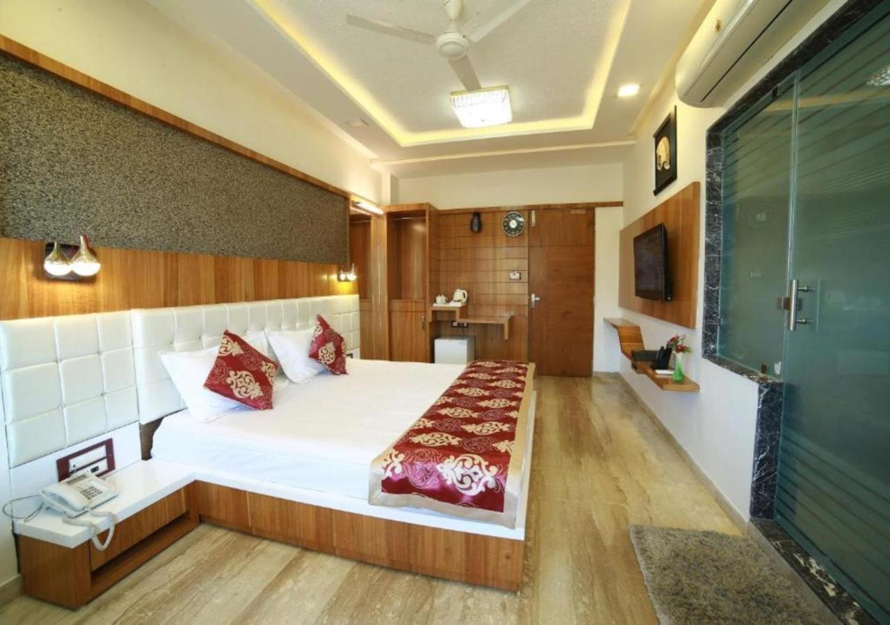 Hotel Sheratone Mount Âbû Chambre photo