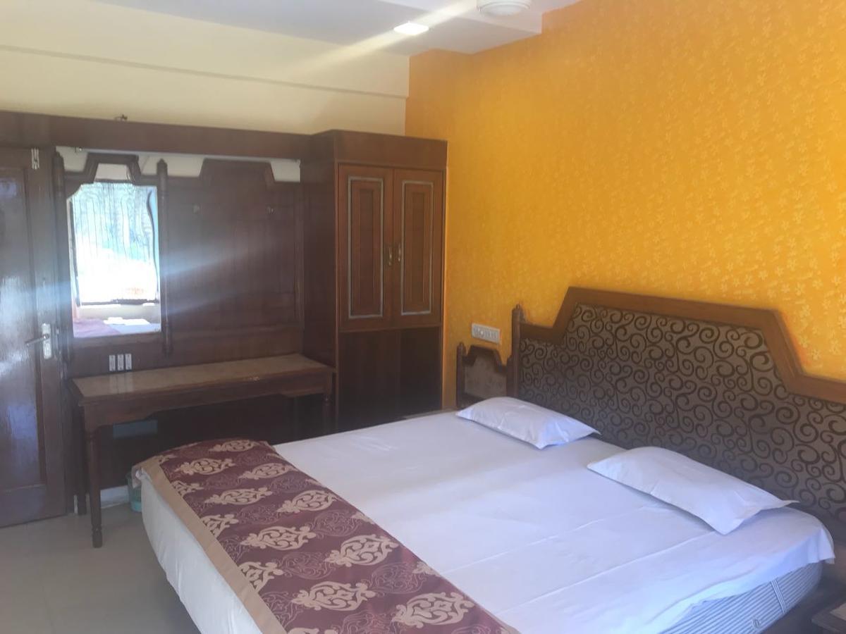 Hotel Sheratone Mount Âbû Extérieur photo