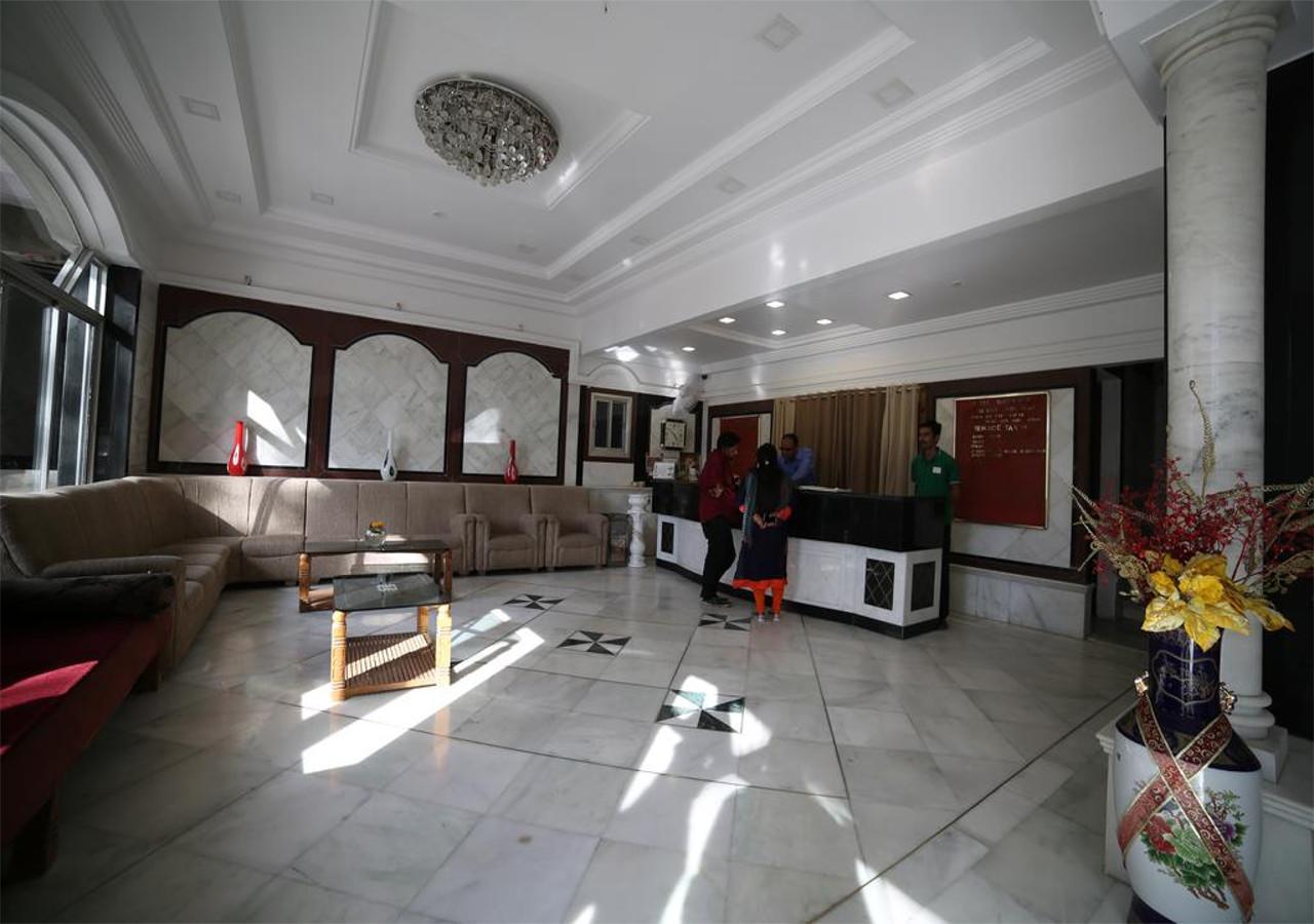 Hotel Sheratone Mount Âbû Extérieur photo