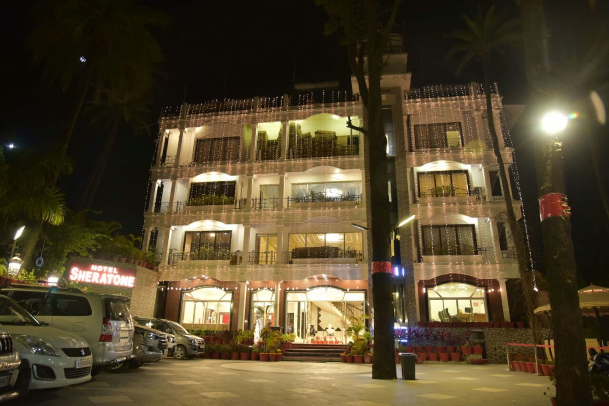 Hotel Sheratone Mount Âbû Extérieur photo