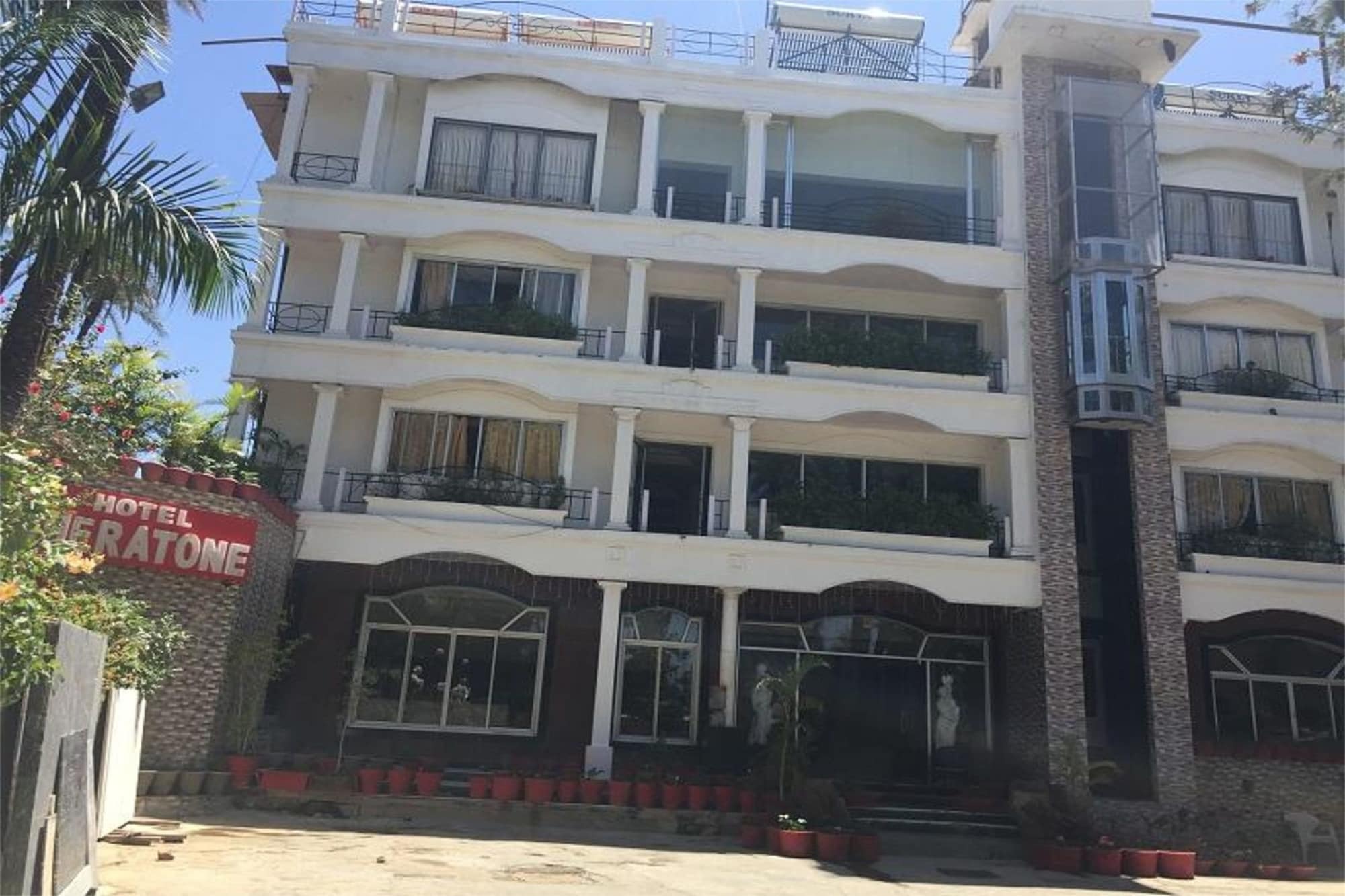 Hotel Sheratone Mount Âbû Extérieur photo